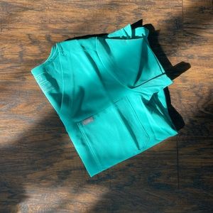 FIGS Surgical Green Top